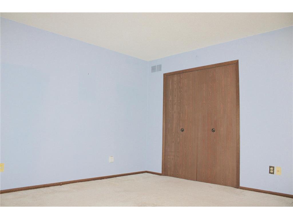542 Graham Street SW Hutchinson MN 55350 7028421 image15