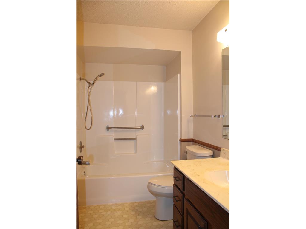 542 Graham Street SW Hutchinson MN 55350 7028421 image19