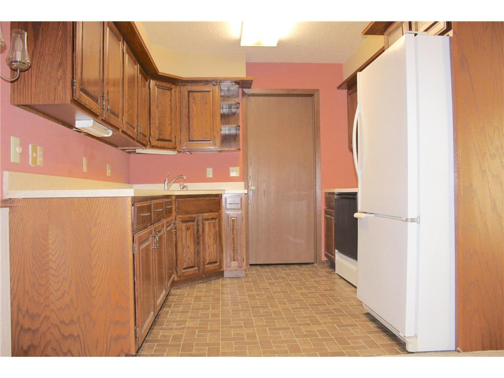 542 Graham Street SW Hutchinson MN 55350 7028421 image9