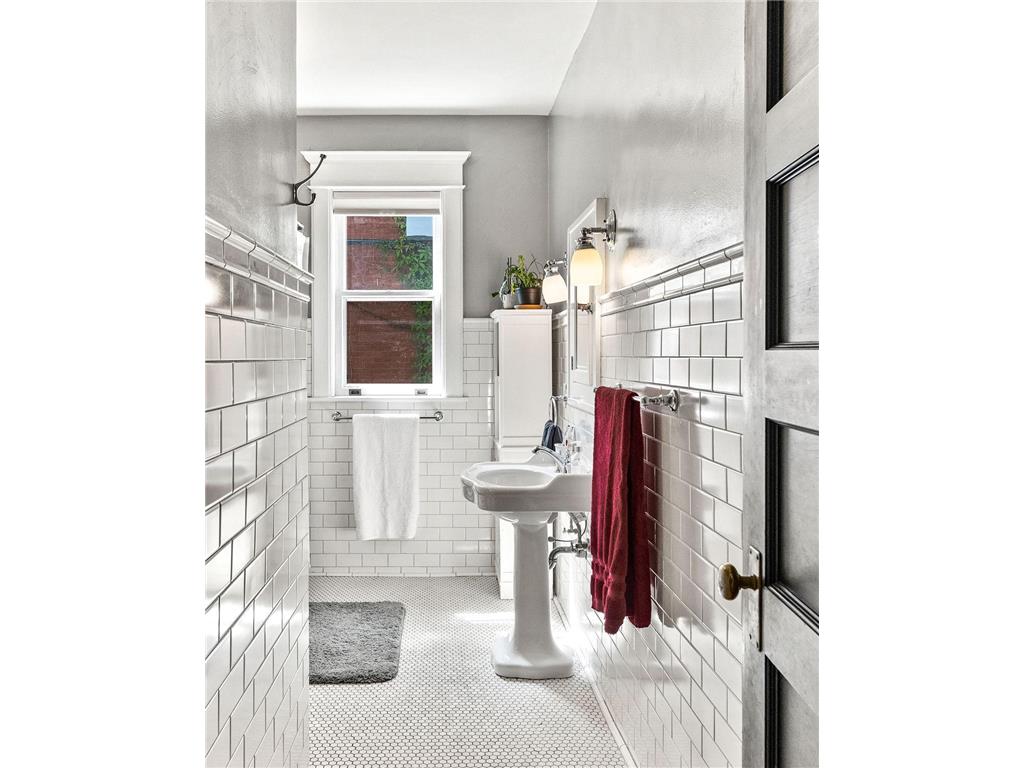542 Portland Avenue Saint Paul MN 55102 6772103 image10