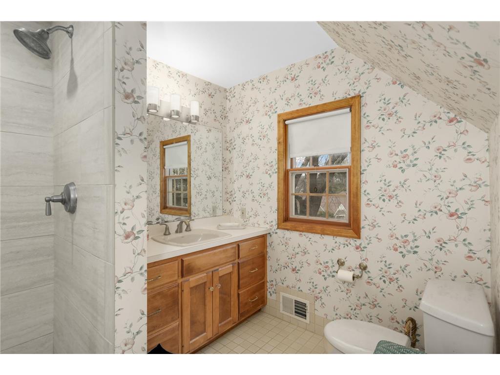 5420 Woodcrest Drive Edina MN 55424 7053996 image21