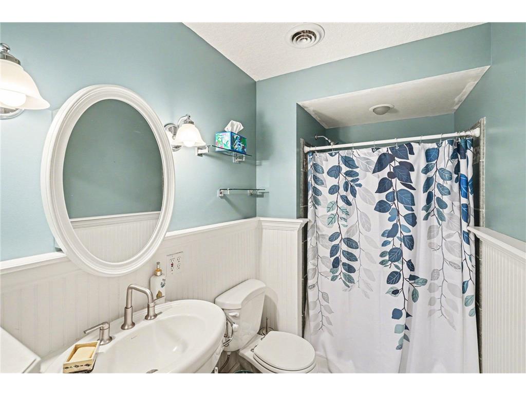 5427 Knox Avenue N Brooklyn Center MN 55430 7041250 image19
