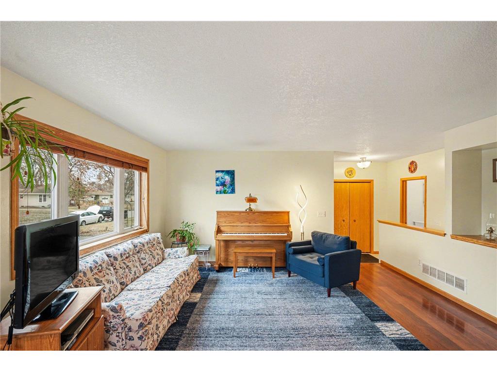 5427 Knox Avenue N Brooklyn Center MN 55430 7041250 image3