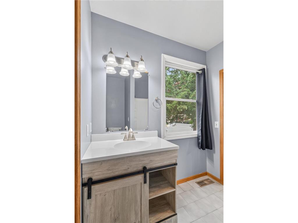 543 5th Avenue SW Cambridge MN 55008 7098700 image26