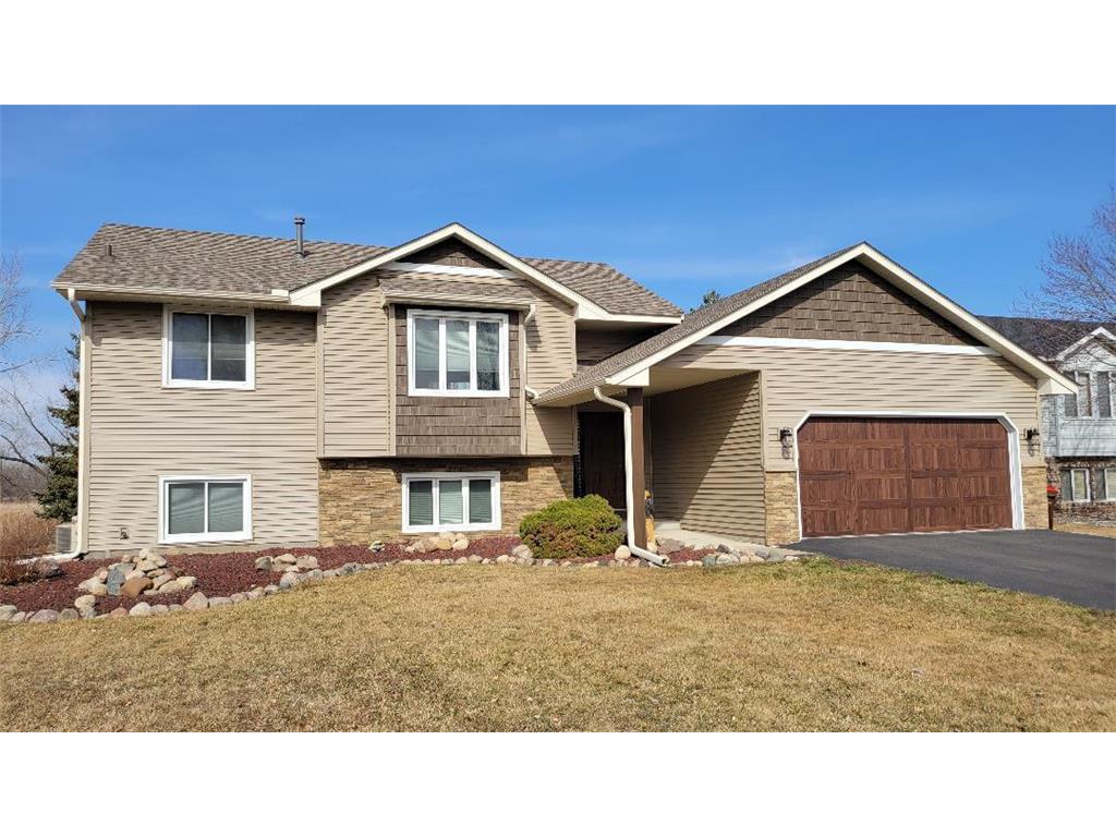 5433 N Golfview Avenue N, Oakdale, MN, 55128 MLS 6502838 Edina Realty