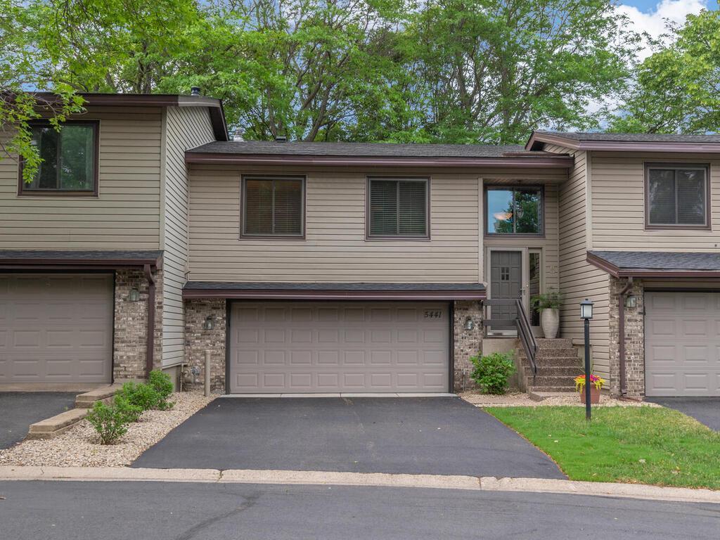 5441 Hyland Courts Drive Bloomington MN 55437 6222031 image1