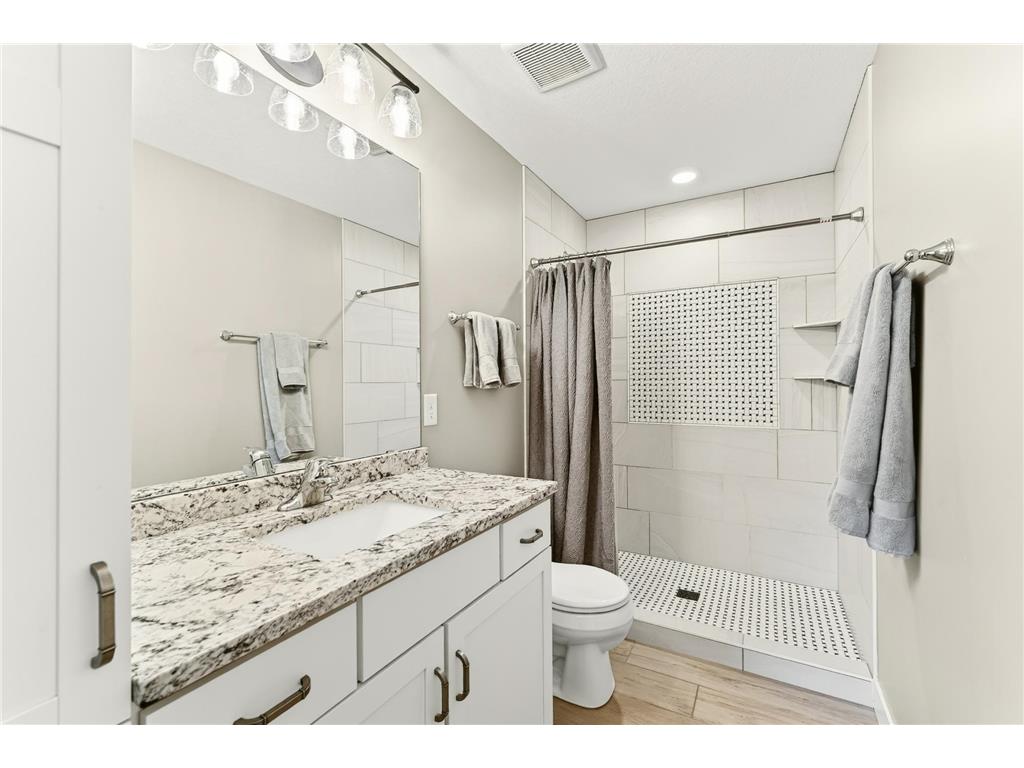 5443 Ridgeview Drive NW Rochester MN 55901 7068725 image16