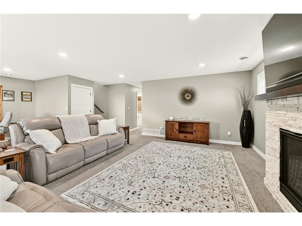 5443 Ridgeview Drive NW Rochester MN 55901 7068725 image22