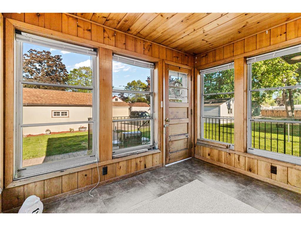 545 6th Avenue S South Saint Paul MN 55075 7003774 image11