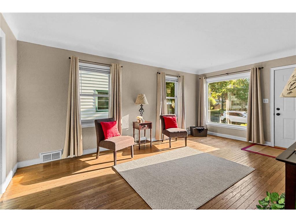 545 6th Avenue S South Saint Paul MN 55075 7003774 image16