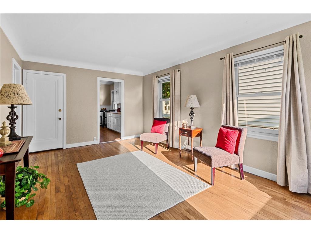 545 6th Avenue S South Saint Paul MN 55075 7003774 image2