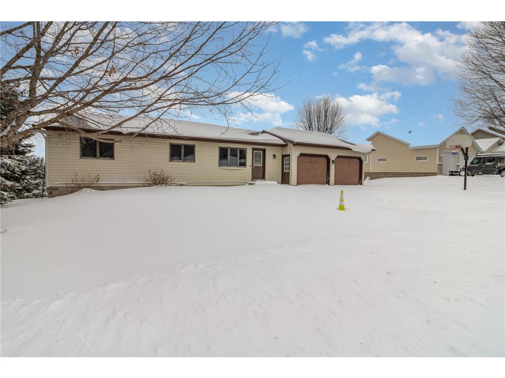 545 N State Avenue Le Center MN 56057 6628417 image1