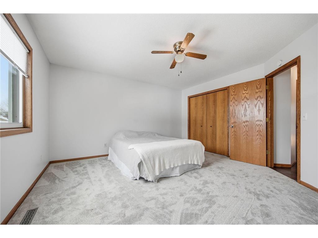 5452 Helena Road N Oakdale MN 55128 6803106 image12