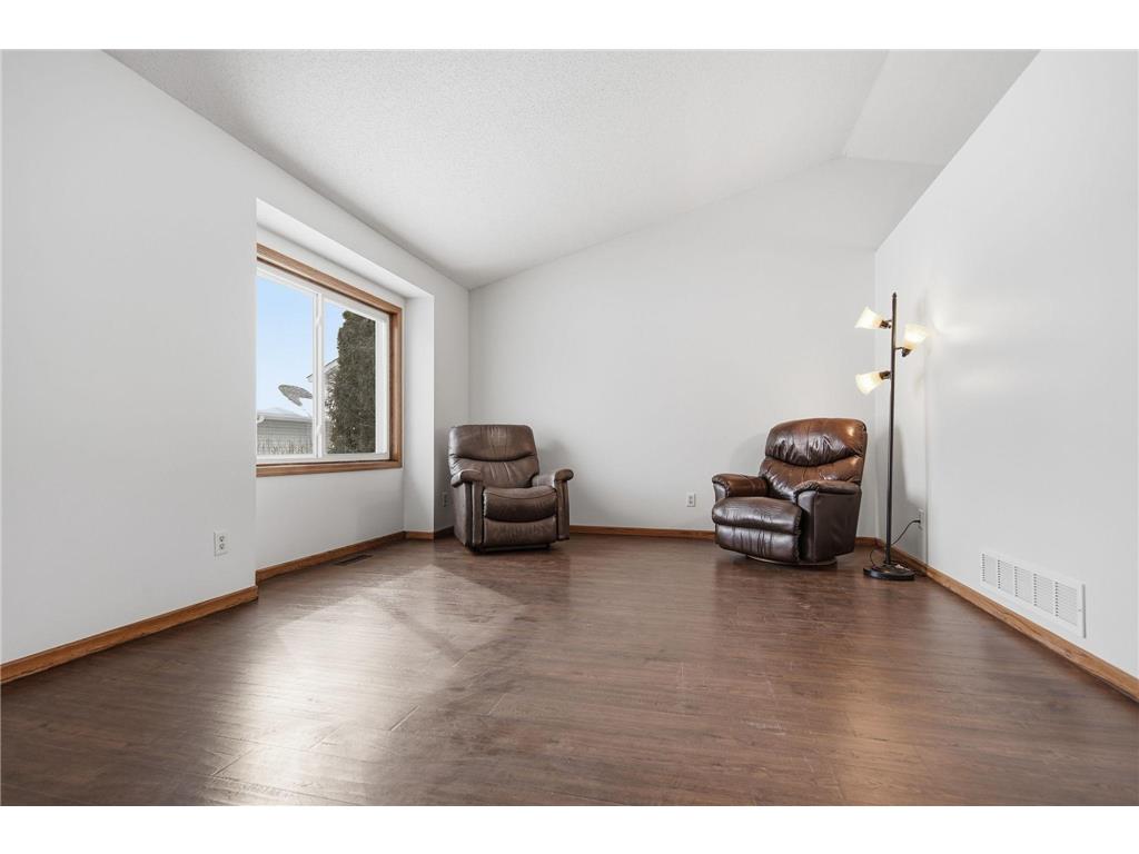 5452 Helena Road N Oakdale MN 55128 6803106 image4