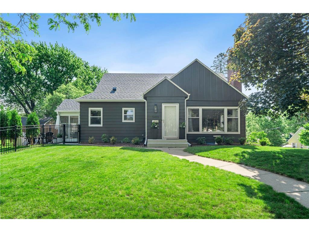 5455 Shoreview Avenue Minneapolis MN 55417 7025579 image1
