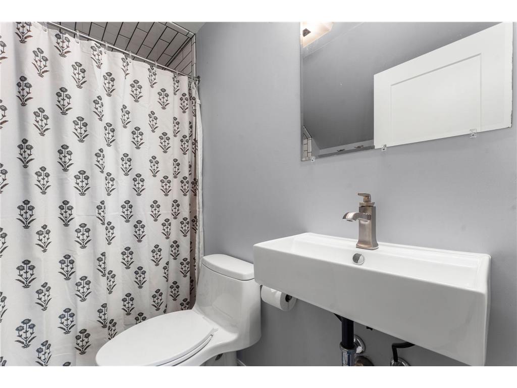 5455 Shoreview Avenue Minneapolis MN 55417 7025579 image14