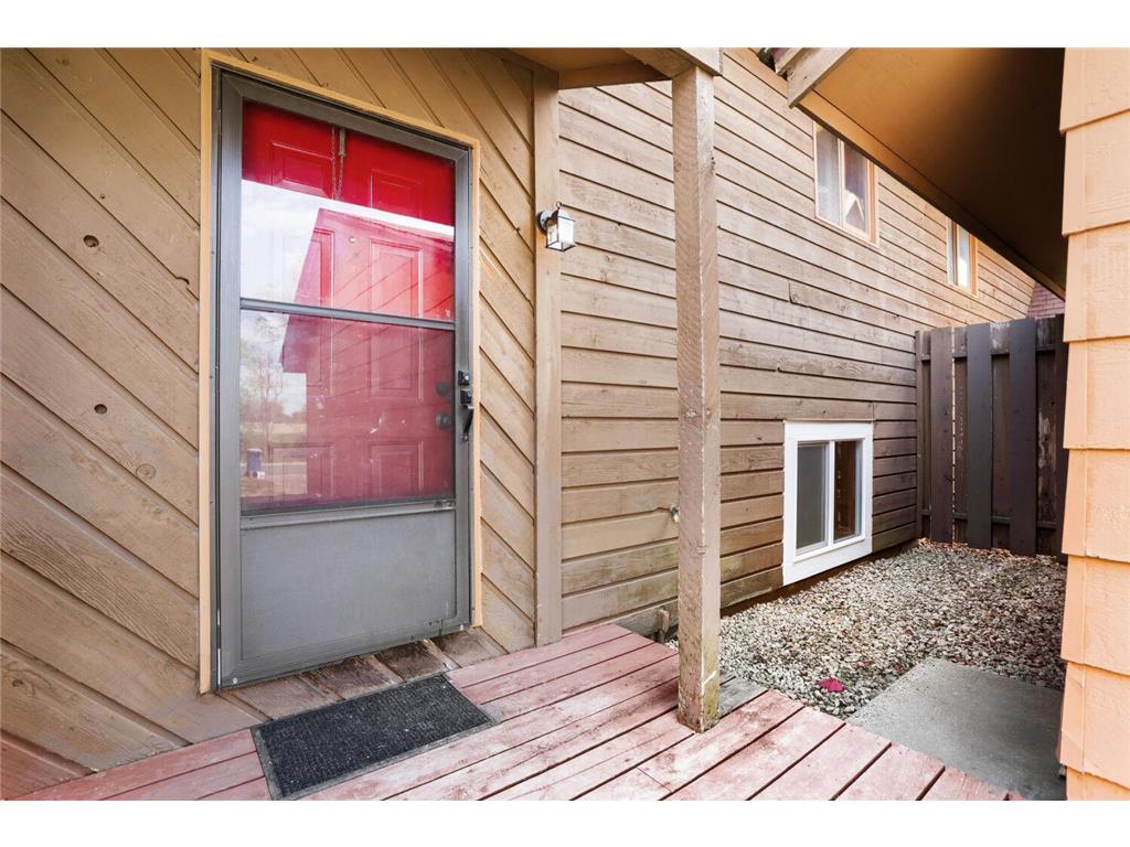 5457 4th Street NE Fridley MN 55421 7069660 image1
