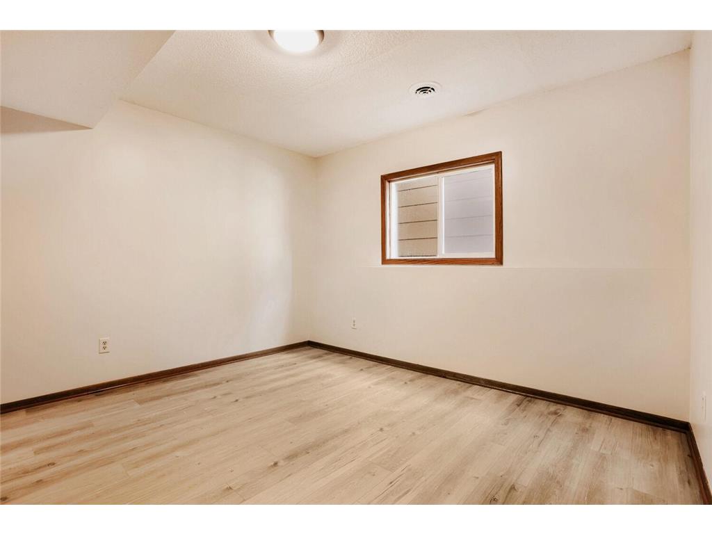 5457 4th Street NE Fridley MN 55421 7069660 image9