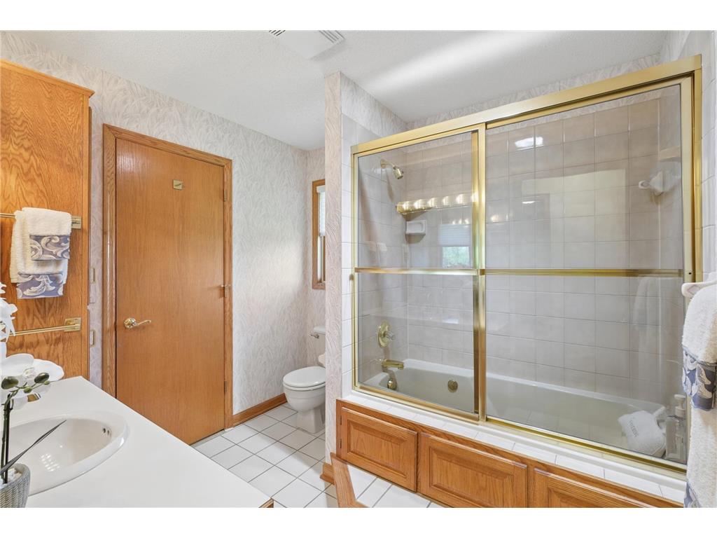5461 Golfview Avenue N Oakdale MN 55128 7067864 image10