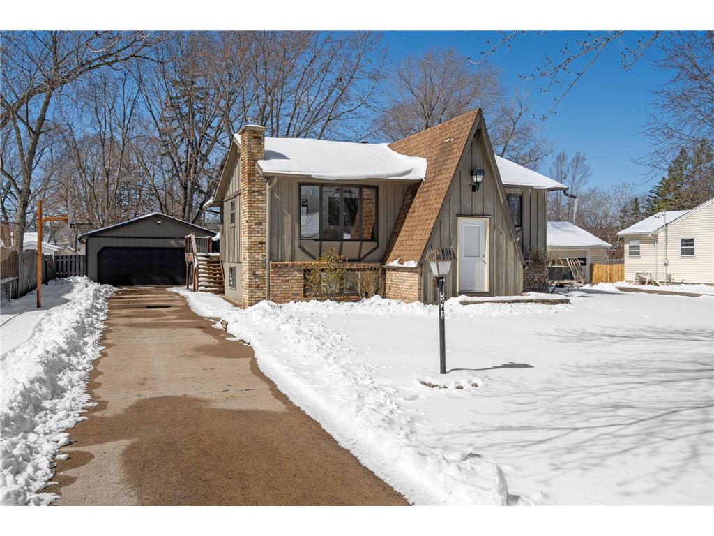 5463 Adams Street Mounds View MN 55112 6508165 image1