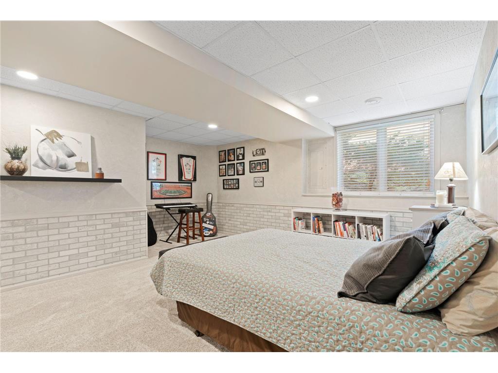 5465 Gideons Lane Shorewood MN 55331 7053970 image21