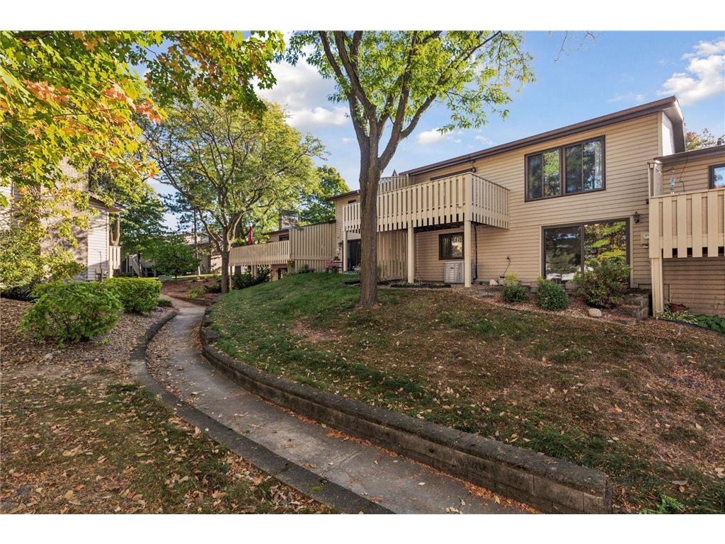 5469 Hyland Courts Drive Bloomington MN 55437 6801315 image34