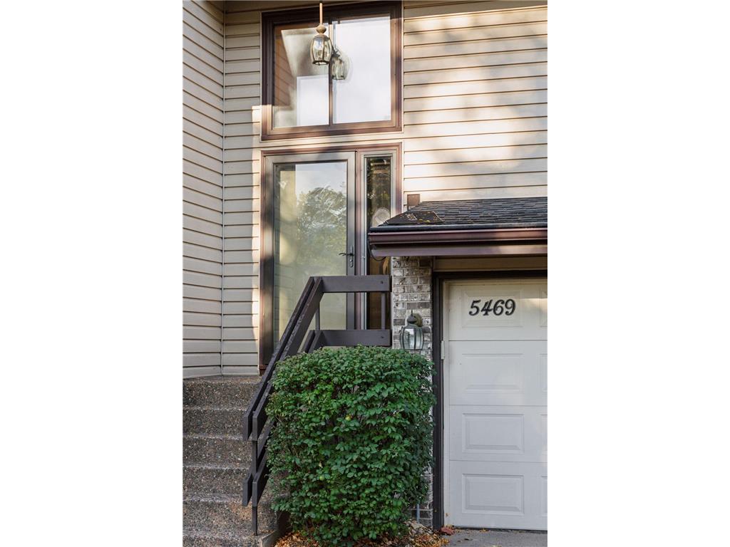 5469 Hyland Courts Drive Bloomington MN 55437 6801315 image4