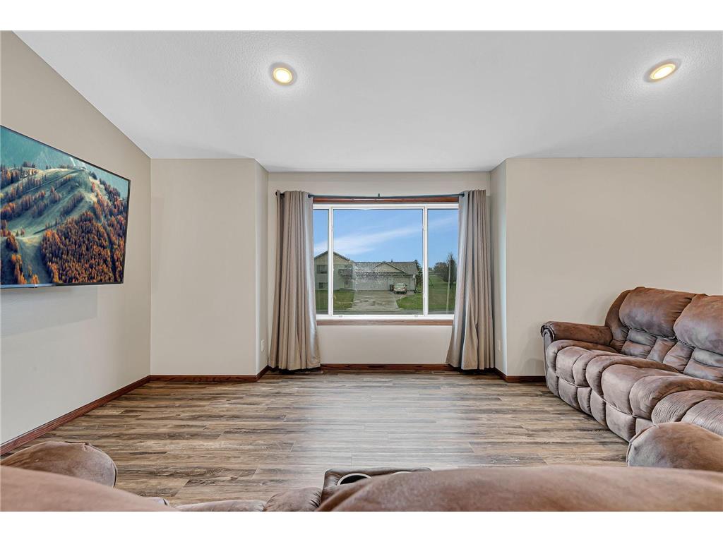548 11th Avenue NE Melrose MN 56352 7057546 image2