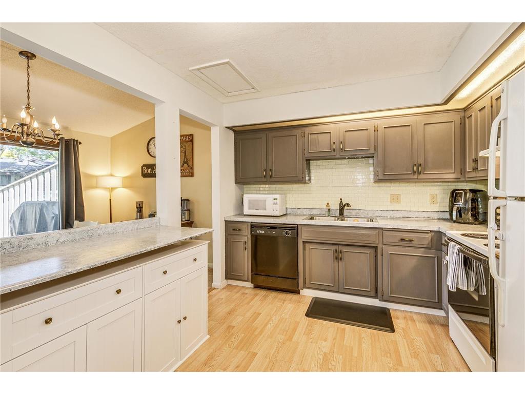 5481 Hyland Courts Drive Bloomington MN 55437 6796286 image1