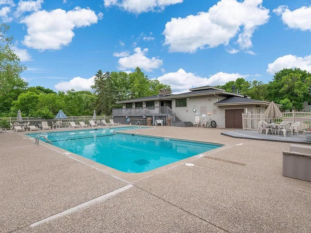 5481 Hyland Courts Drive Bloomington MN 55437 6796286 image2