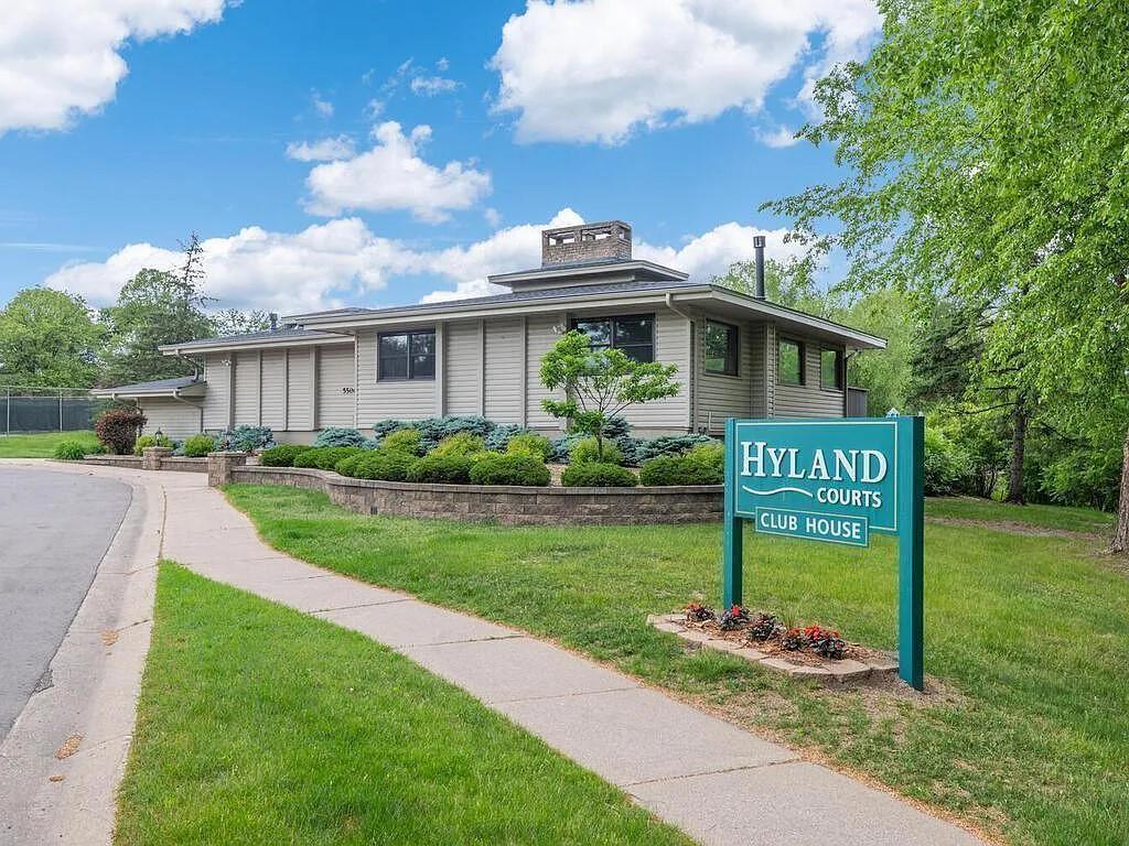5481 Hyland Courts Drive Bloomington MN 55437 6796286 image3