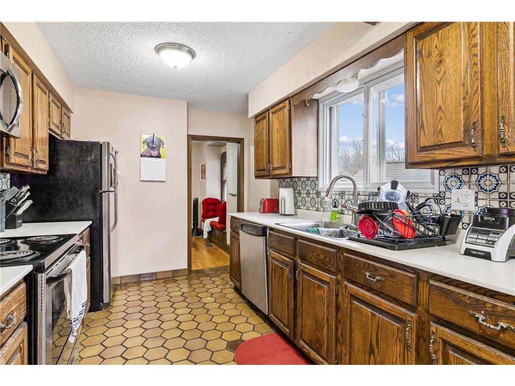 549 Asbury Street N Saint Paul MN 55104 7049440 image14