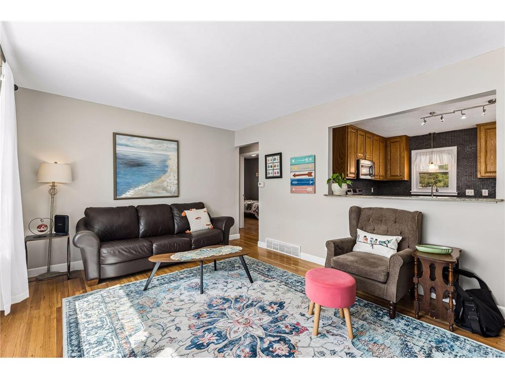 549 Doris Avenue Shoreview MN 55126 7045878 image2
