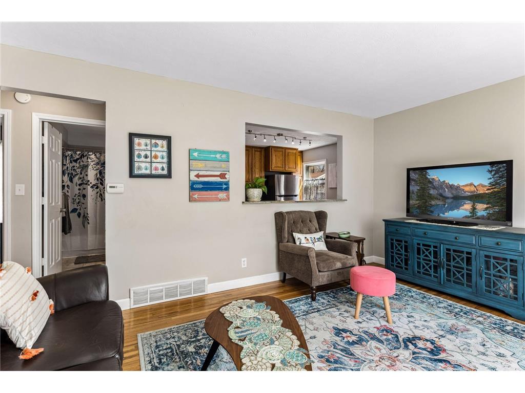 549 Doris Avenue Shoreview MN 55126 7045878 image5