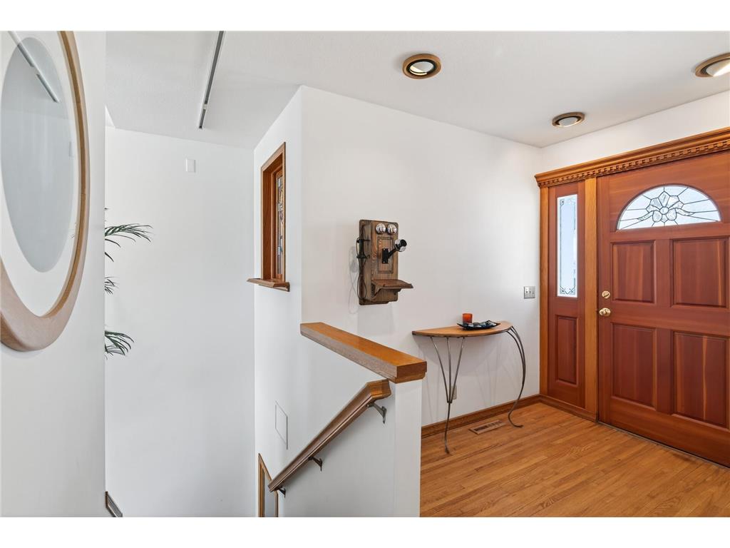 55 Interlachen Drive Tonka Bay MN 55331 - Lake Minnetonka 6794353 image3