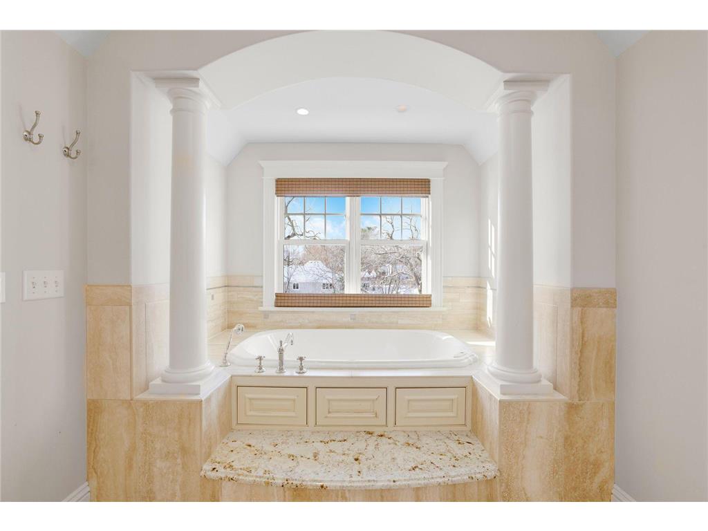 5500 Halifax Lane Edina MN 55424 - Minnehaha Creek 6820710 image26