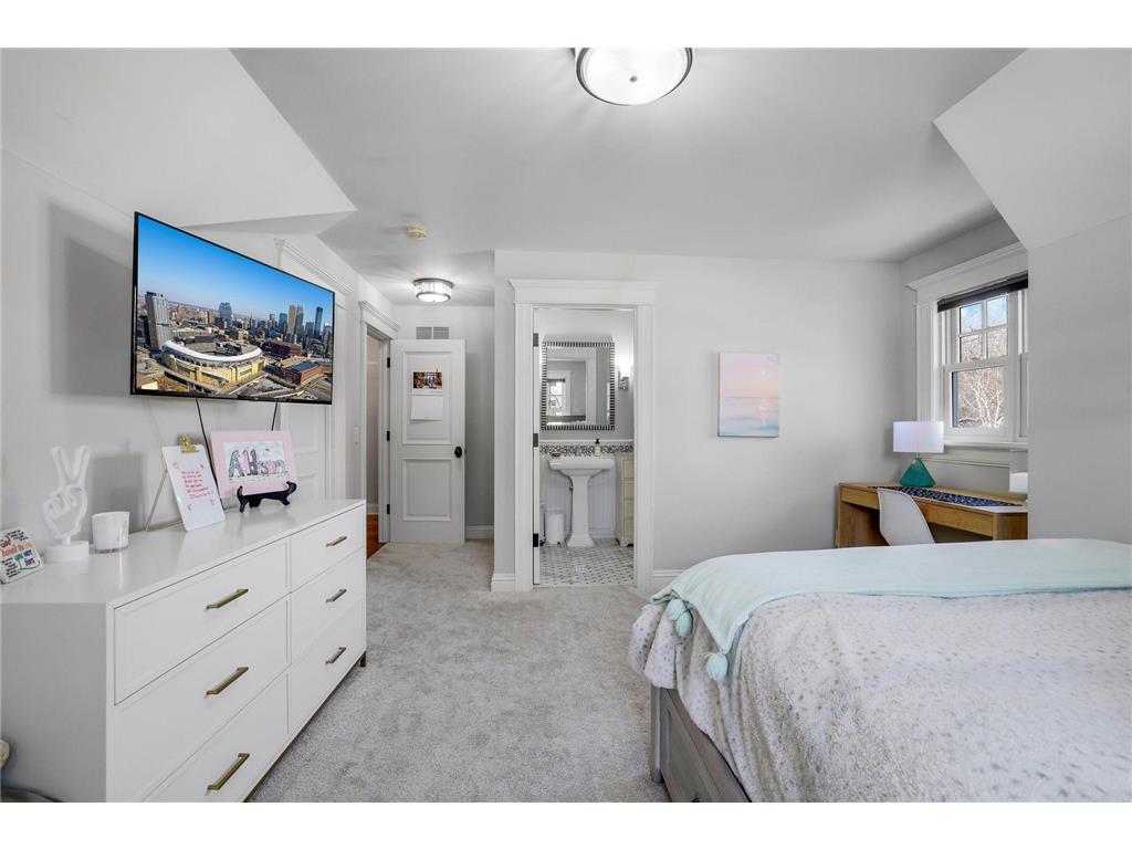 5500 Halifax Lane Edina MN 55424 - Minnehaha Creek 6820710 image37