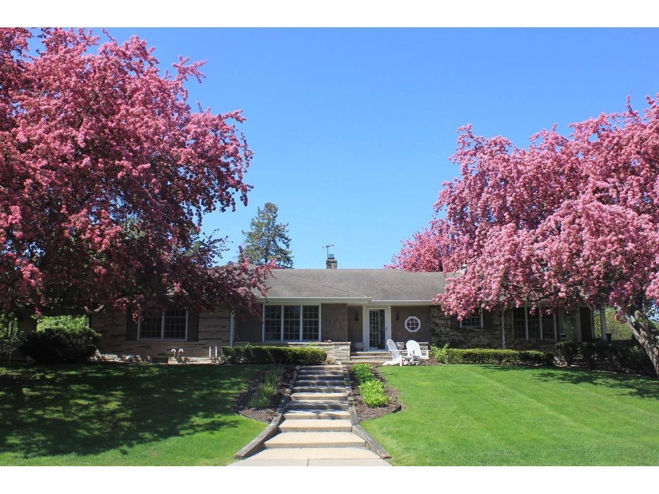 5500 Lakeview Drive S, Edina, MN 55424 MLS 5736761 Edina Realty