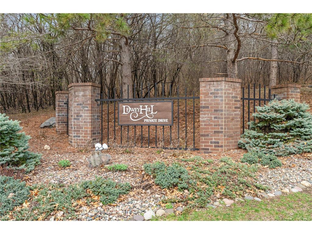 5501 Dewey Hill Road 221, Edina, MN, 55439 MLS 6328266 Edina Realty