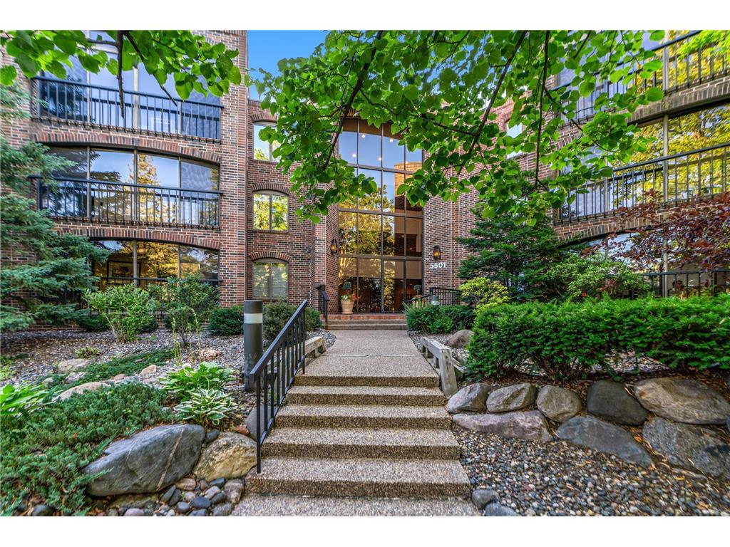 5501 Dewey Hill Road #223 Edina MN 55439 6536062 image1