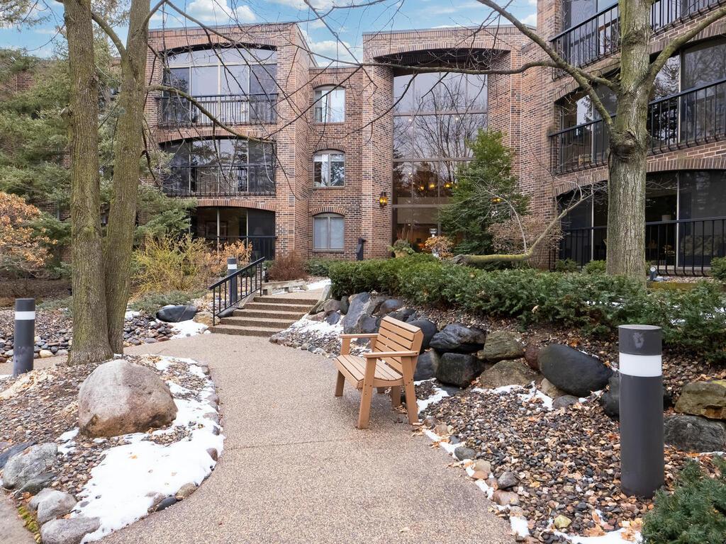 5501 Dewey Hill Road 239, Edina, MN, 55439 MLS 6482594 Edina Realty