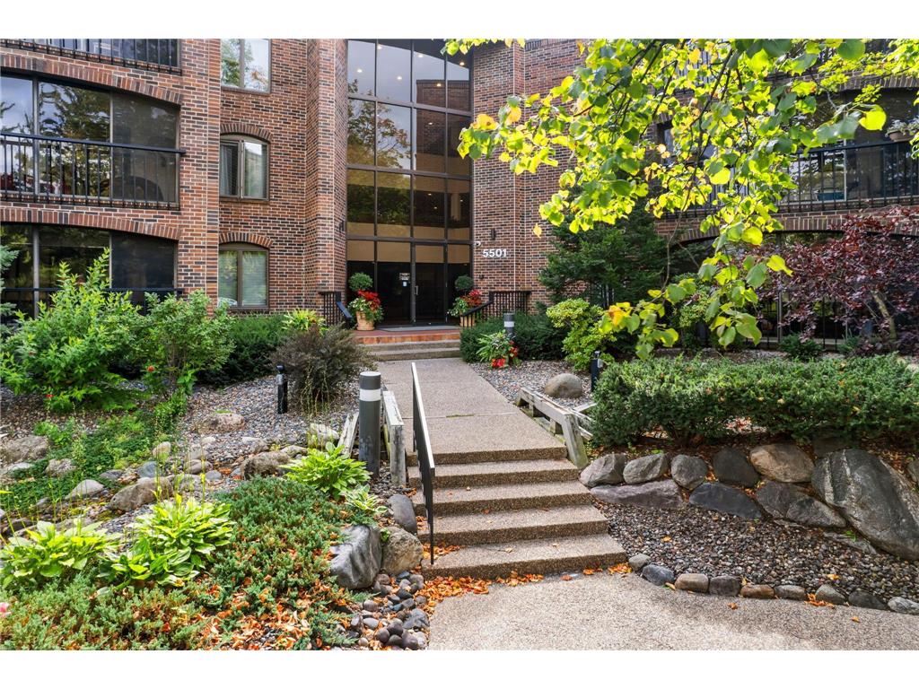 5501 Dewey Hill Road #326 Edina MN 55439 6785060 image1