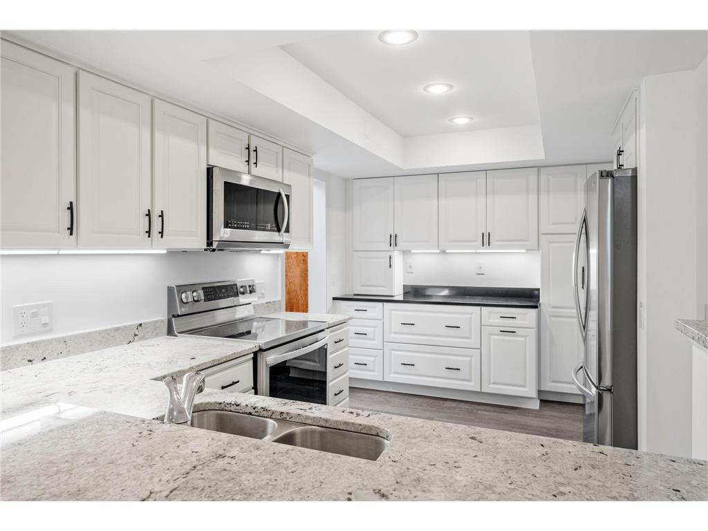 5501 Dewey Hill Road #330 Edina MN 55439 6800445 image18