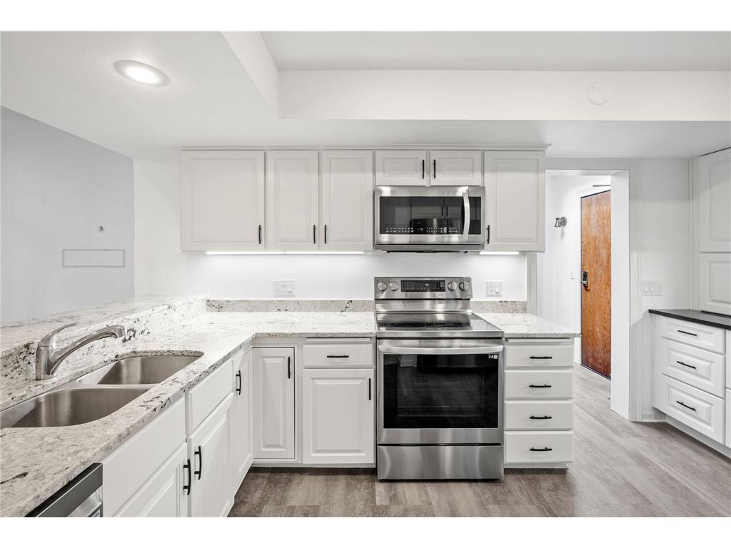 5501 Dewey Hill Road #330 Edina MN 55439 6800445 image19