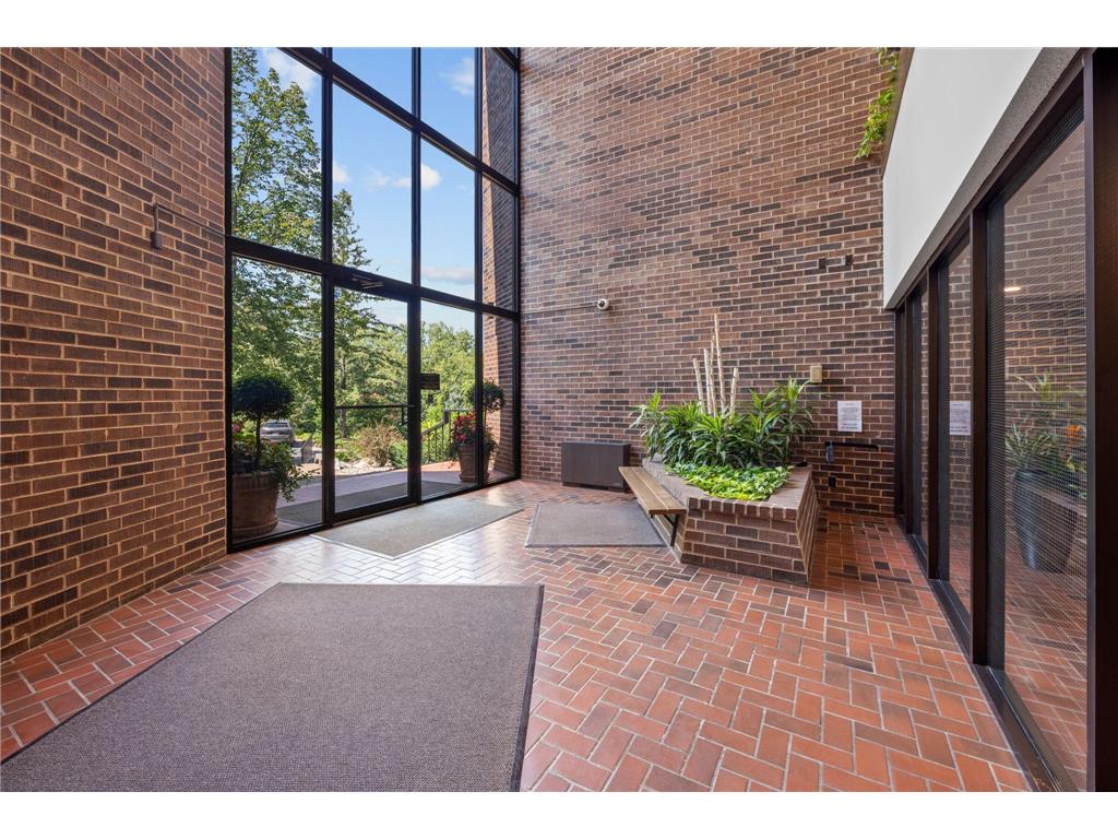 5501 Dewey Hill Road #330 Edina MN 55439 6800445 image2