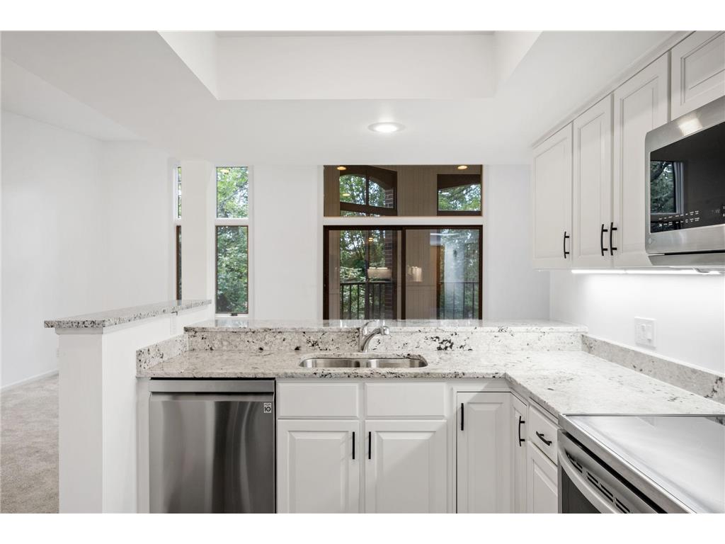 5501 Dewey Hill Road #330 Edina MN 55439 6800445 image22