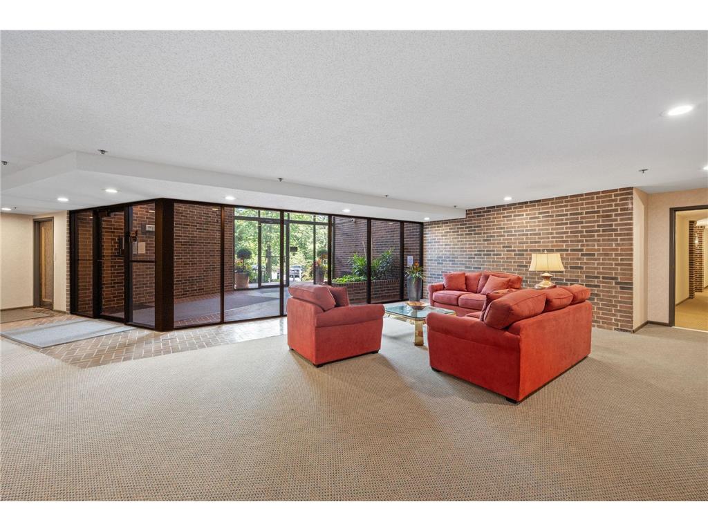 5501 Dewey Hill Road #330 Edina MN 55439 6800445 image3