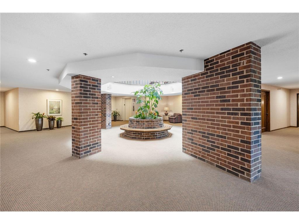 5501 Dewey Hill Road #330 Edina MN 55439 6800445 image4