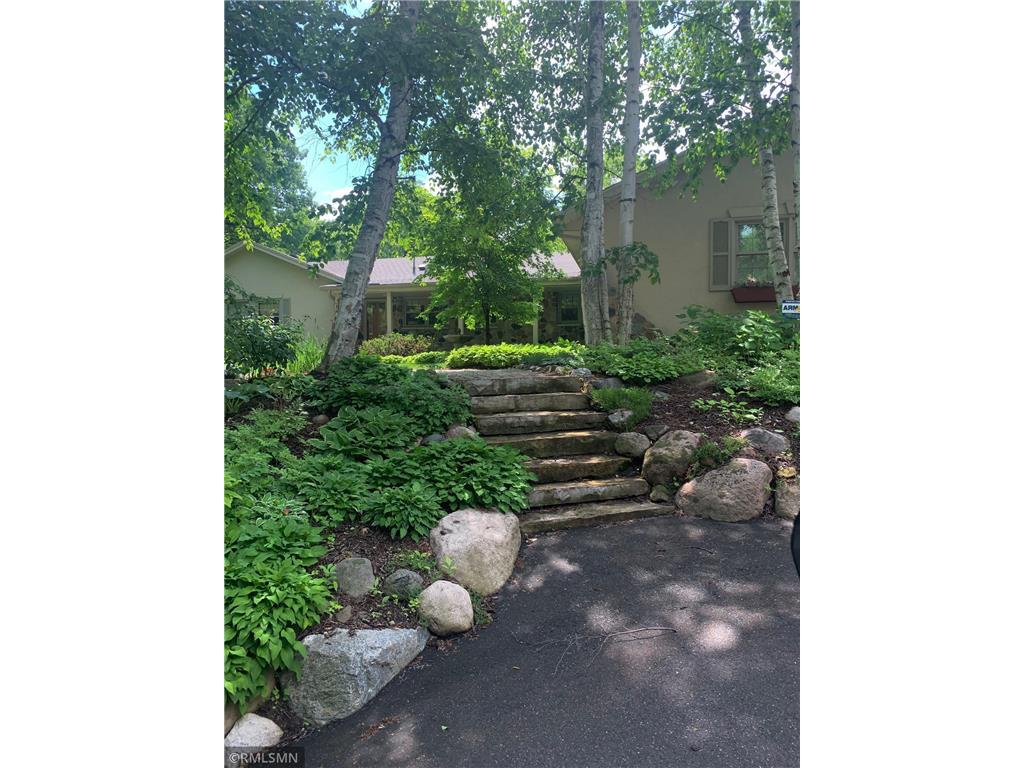 5501 Southwood Drive, Bloomington, MN 55437 MLS 6222575 Edina Realty