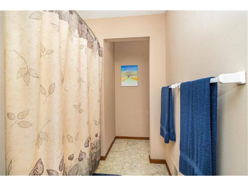 5503 E Bavarian Pass Fridley MN 55432 6809159 image11